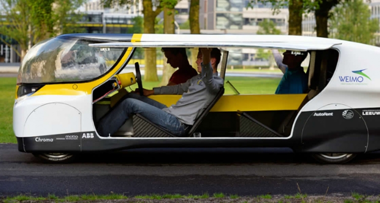 L&#039;auto solare è una realtà con Stella Lux